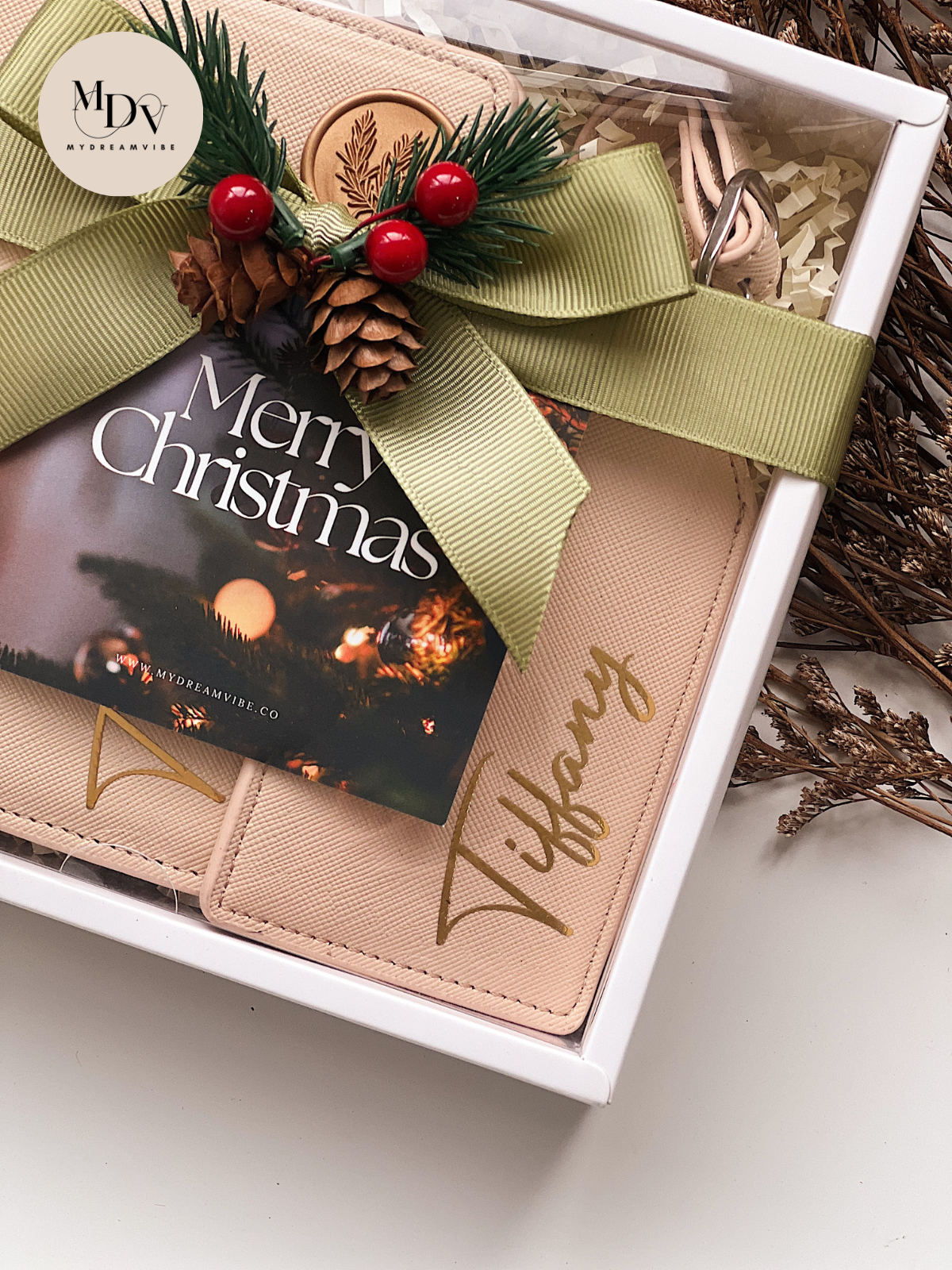 [CHRISTMAS GIFT] : Travel in Style Personalised Gift Set